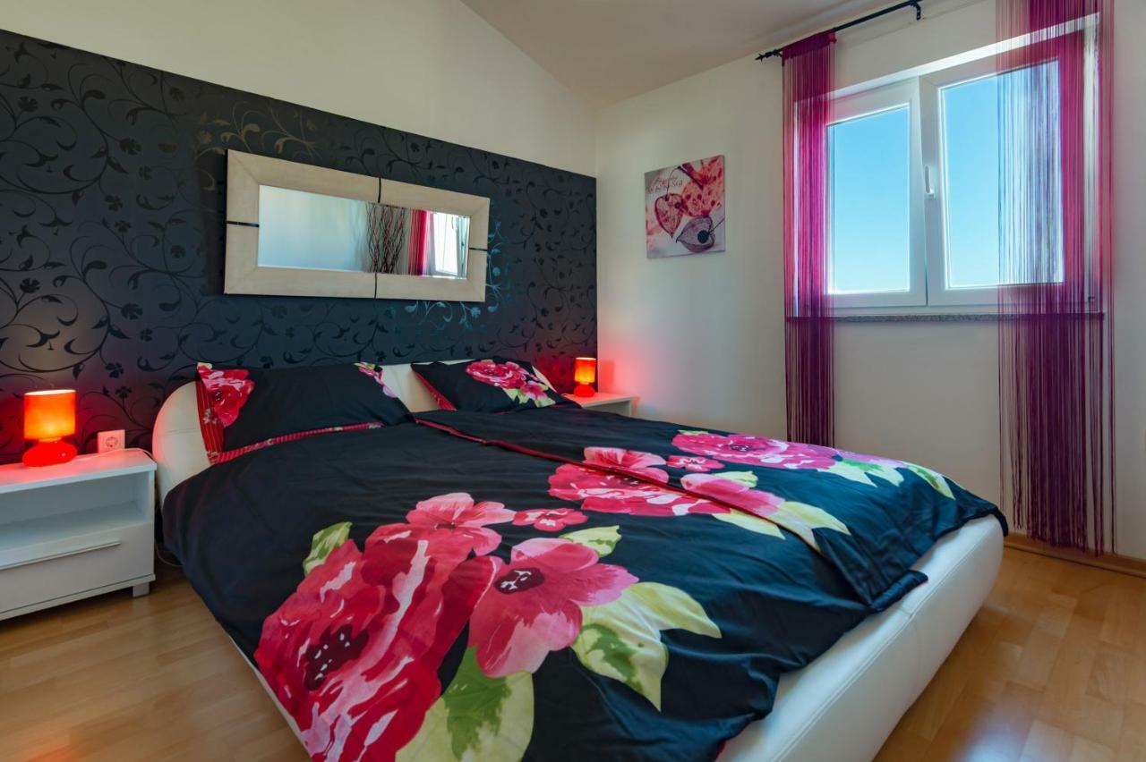 Apartment Ina Pula Bagian luar foto