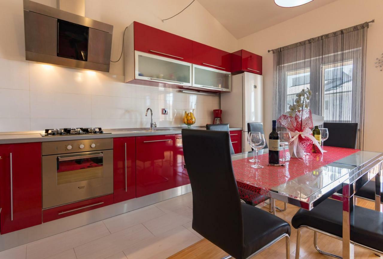 Apartment Ina Pula Bagian luar foto