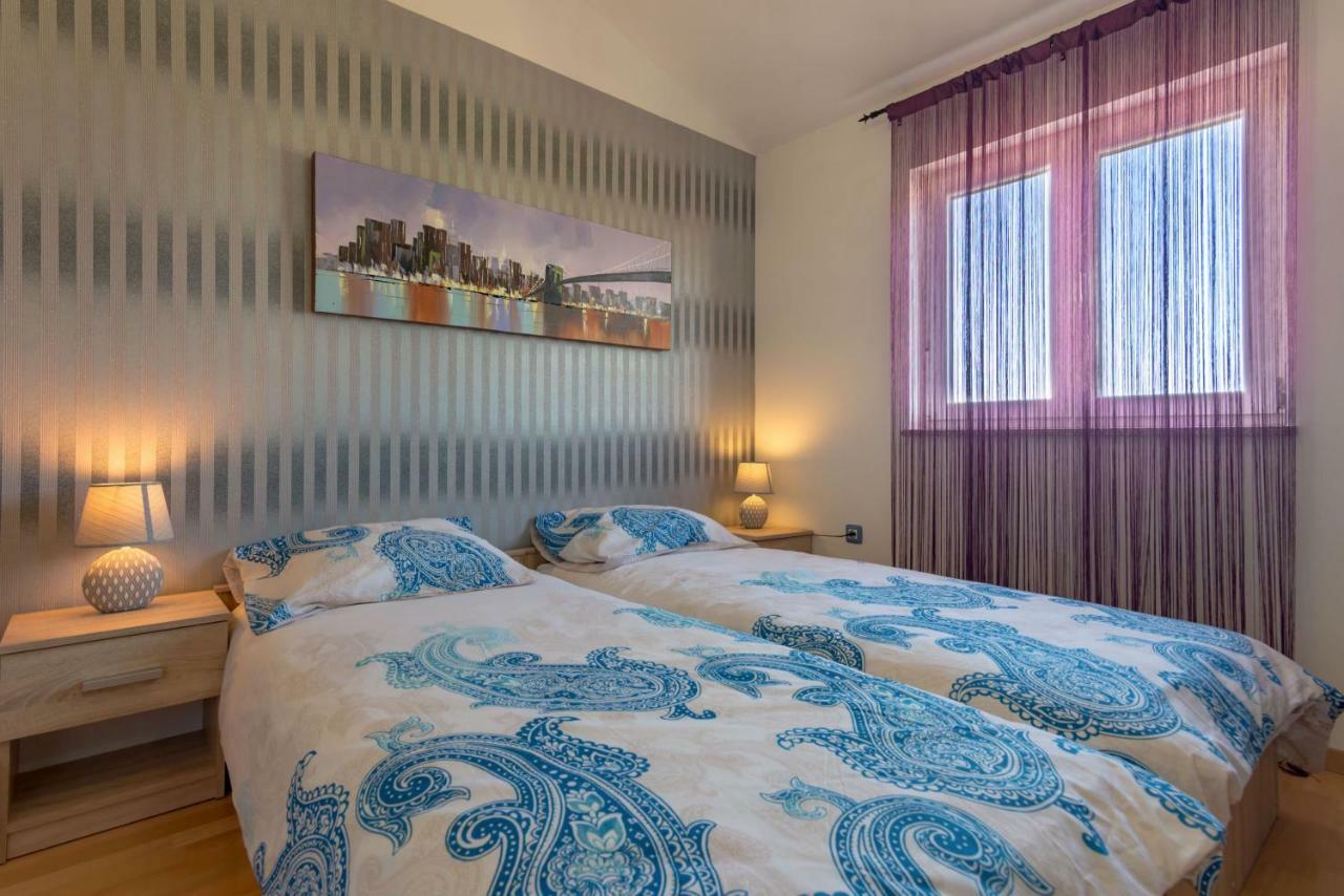 Apartment Ina Pula Bagian luar foto